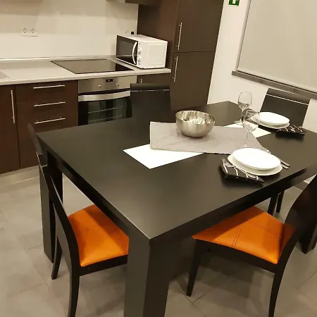 Black House Apartment *