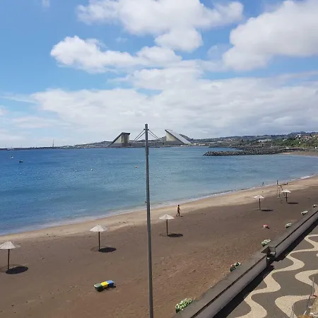 Black House * Praia da Vitoria