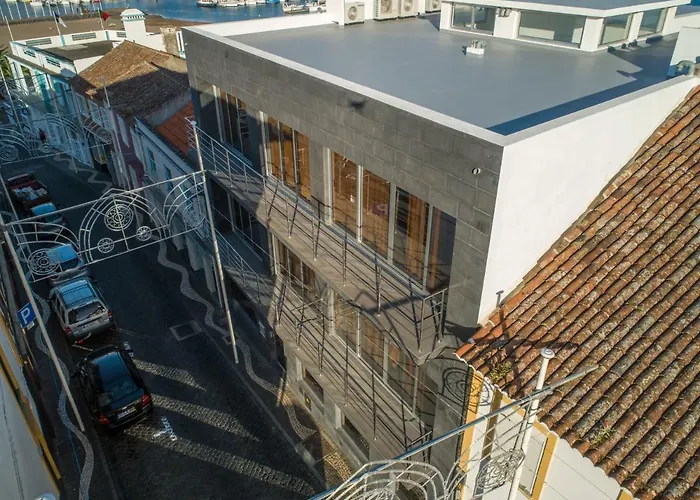 Black House Praia da Vitória