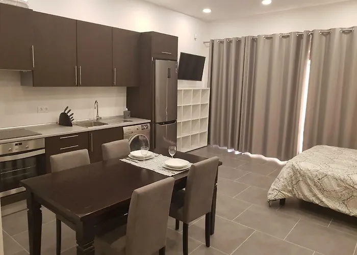 Black House Praia da Vitória