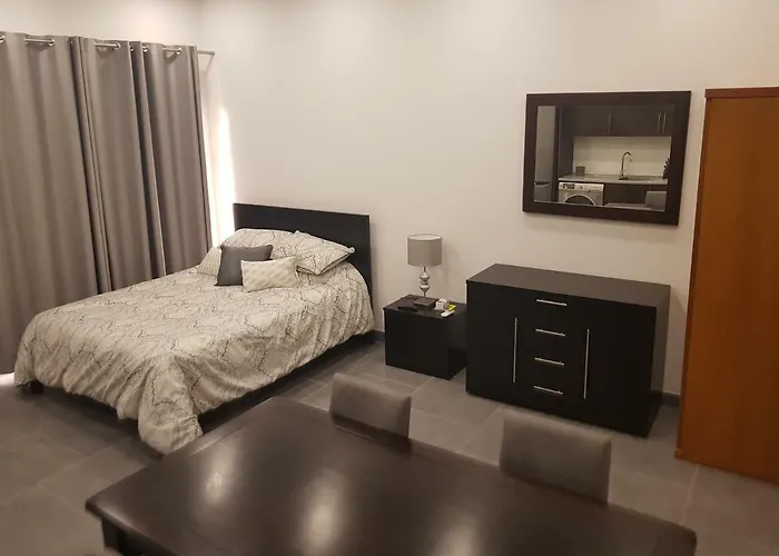 Apartament Black House *