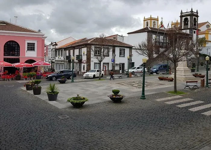 Black House * Praia da Vitória